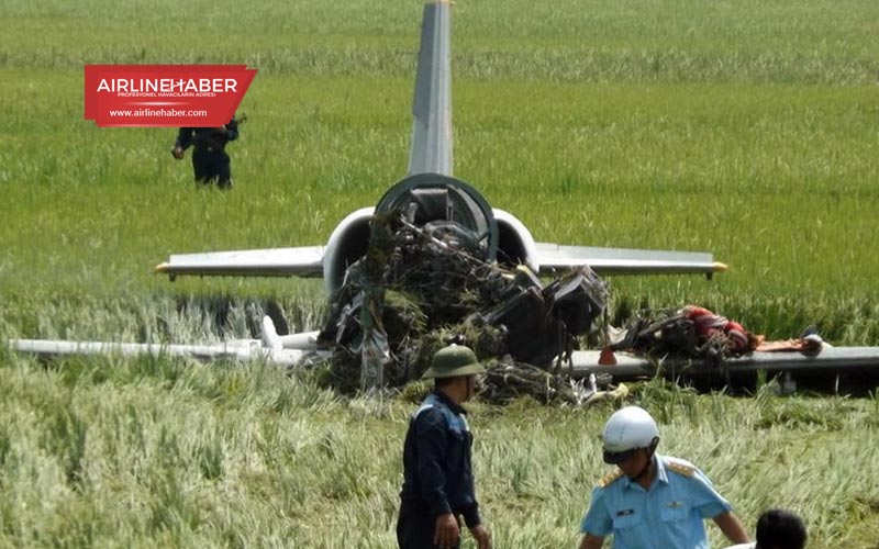 Su-22-savaş-uçağı-havaalanına-acil-iniş-yapmaya-çalışırken-düştü