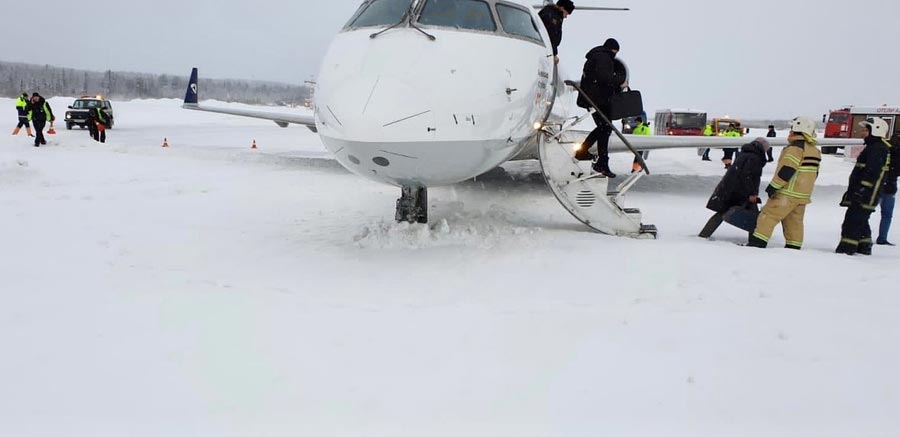 Bombardier CRJ200 kalkış sırasında pistten çıktı. Havalimanının faaliyeti askıya alındı