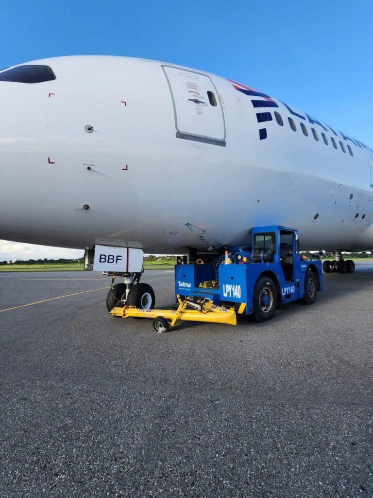 Son Dakika Havacılık Haberleri | Türk Hava Yolları, Pegasus, Sunexpress, Corendon, Havacılık, Havayolları, Havalimanları, Havaalanları, THY, Hostes, Pilot, Uçak, Kabin memuru, SHGM, DHMİ Push back araci3