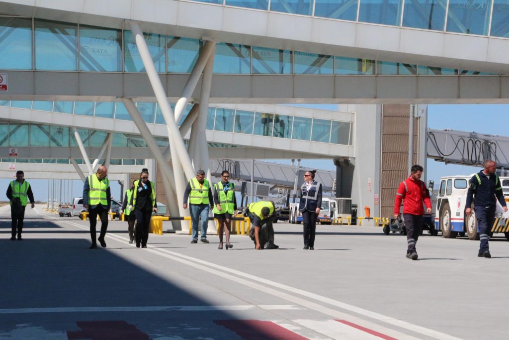 Son Dakika Havacılık Haberleri | Türk Hava Yolları, Pegasus, Sunexpress, Corendon, Havacılık, Havayolları, Havalimanları, Havaalanları, THY, Hostes, Pilot, Uçak, Kabin memuru, SHGM, DHMİ ERCAN HAVALIMANI FOD ETKINLIGI 4